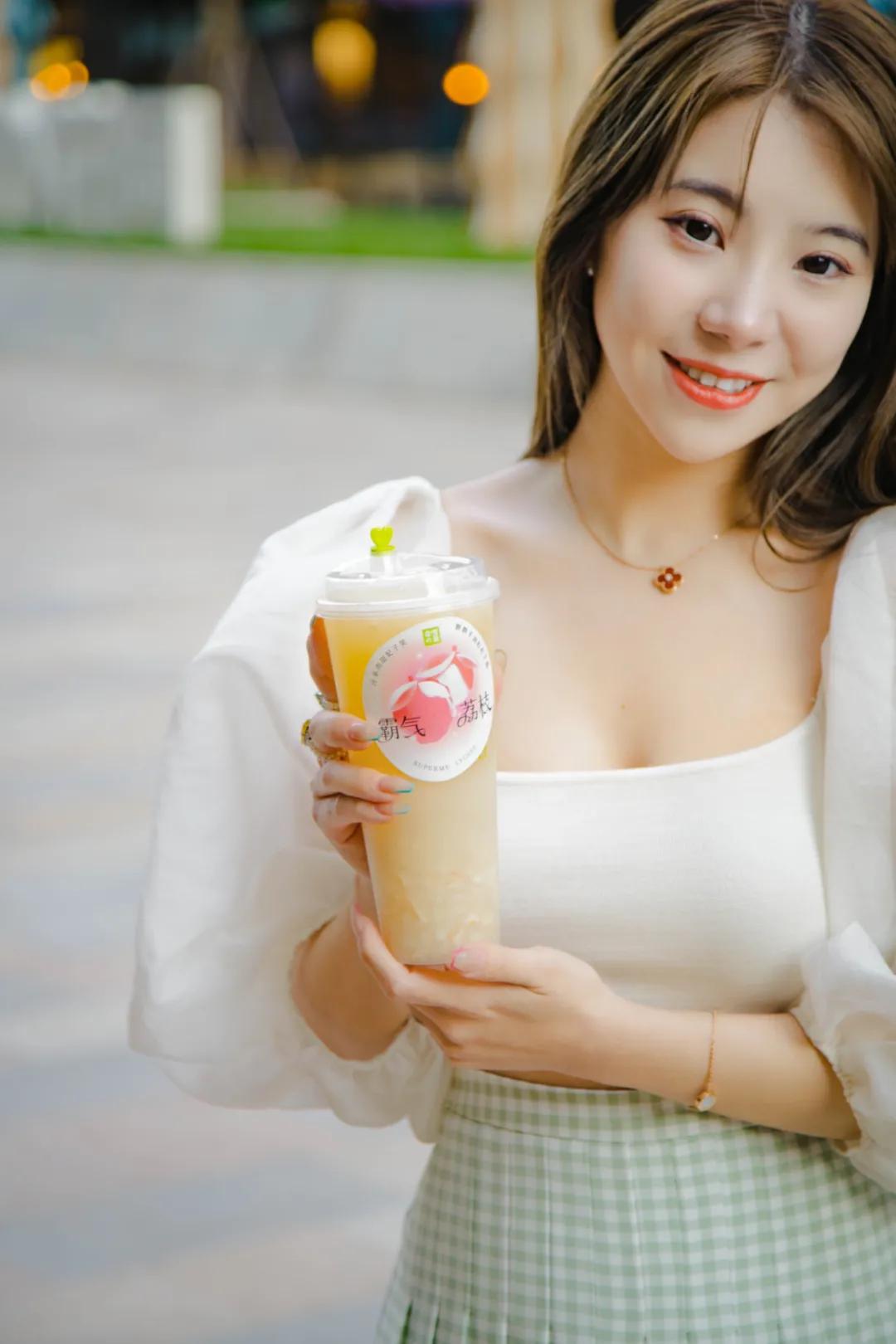 奈雪推荐果汁,奈雪选用了赣南脐橙