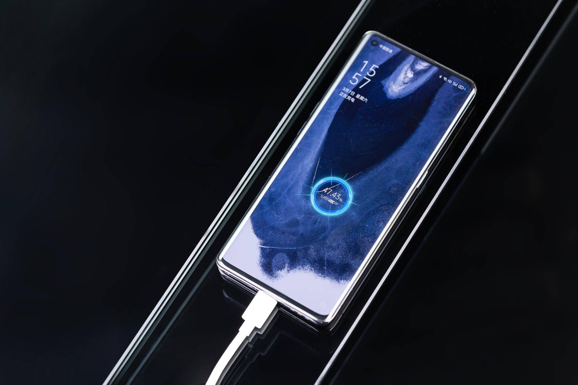 为什么英伦时尚看起来更有质感？材质配色是它最大的优势