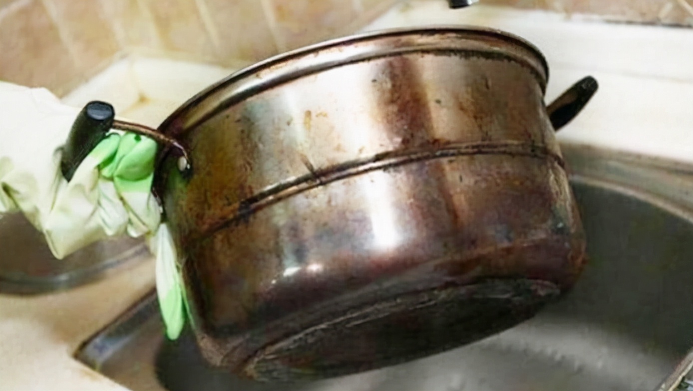 不锈钢锅上的黄渍拿什么能洗掉,怎样去除不锈钢锅的黄渍