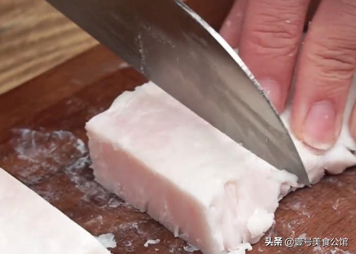 猪油拌饭最简单的做法,猪油拌饭怎么做最好吃