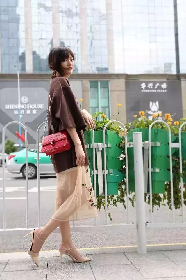 30岁以上女人穿裙子技巧,30岁女人裙子怎么穿好看