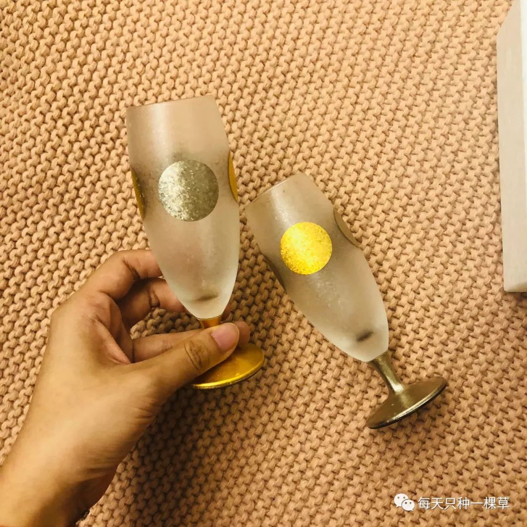 买了这么多的东西都是为了什么,买了这么多口红哪一支是你的真爱