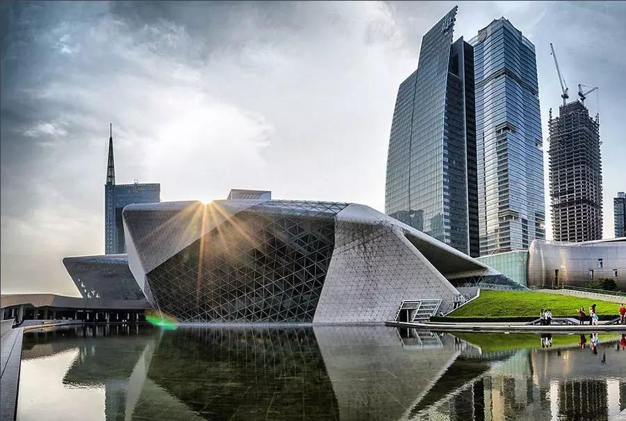 建筑设计师扎哈·哈迪德,扎哈哈迪德设计的中国建筑