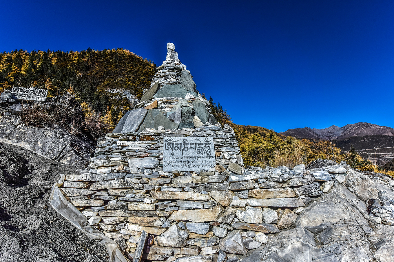 四川甘孜的亚丁稻城,四川稻城亚丁蓝色星球上的净土