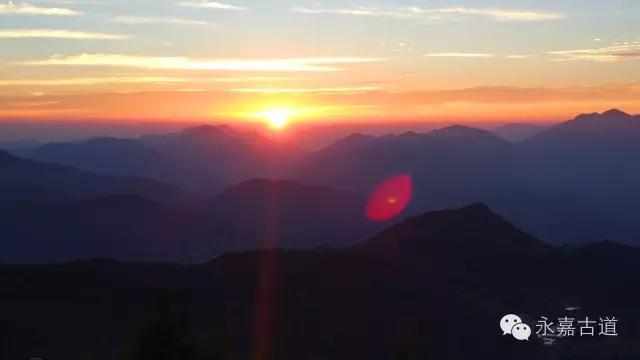 温州四海尖上观日出,初阳如血,美轮美奂,绝无仅有