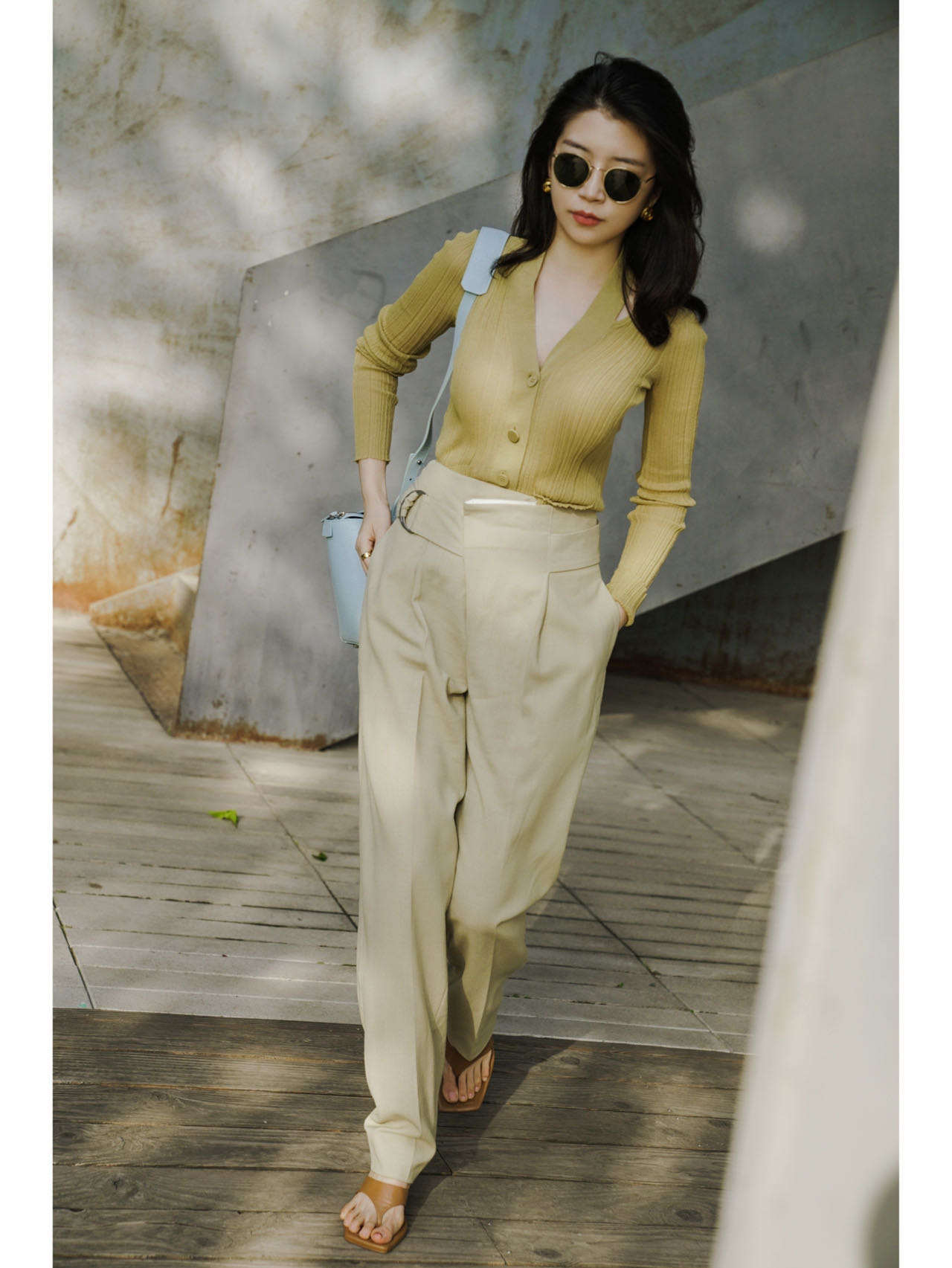 脸圆的微胖女生适合什么穿衣风格,微胖的女人怎么搭配显高