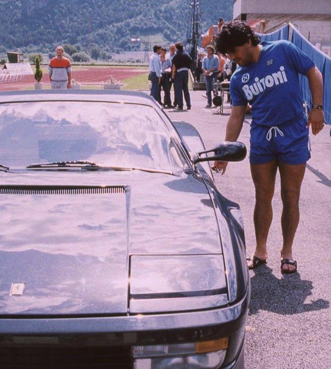 马拉多纳黑色法拉利,球王马拉多纳的车