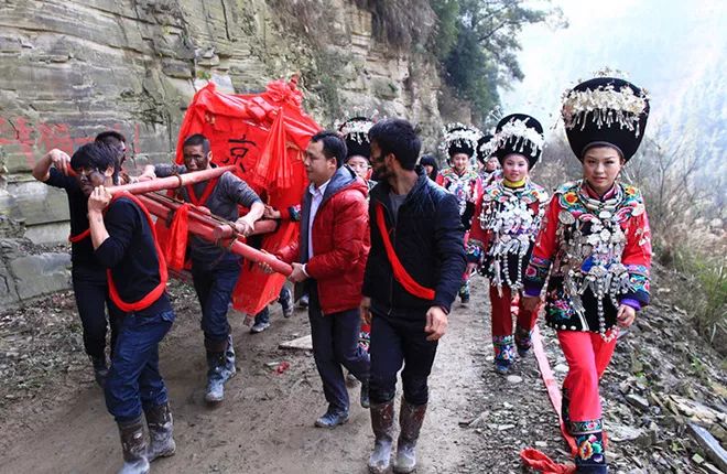 哭嫁习俗苗族,苗族哭嫁习俗的由来