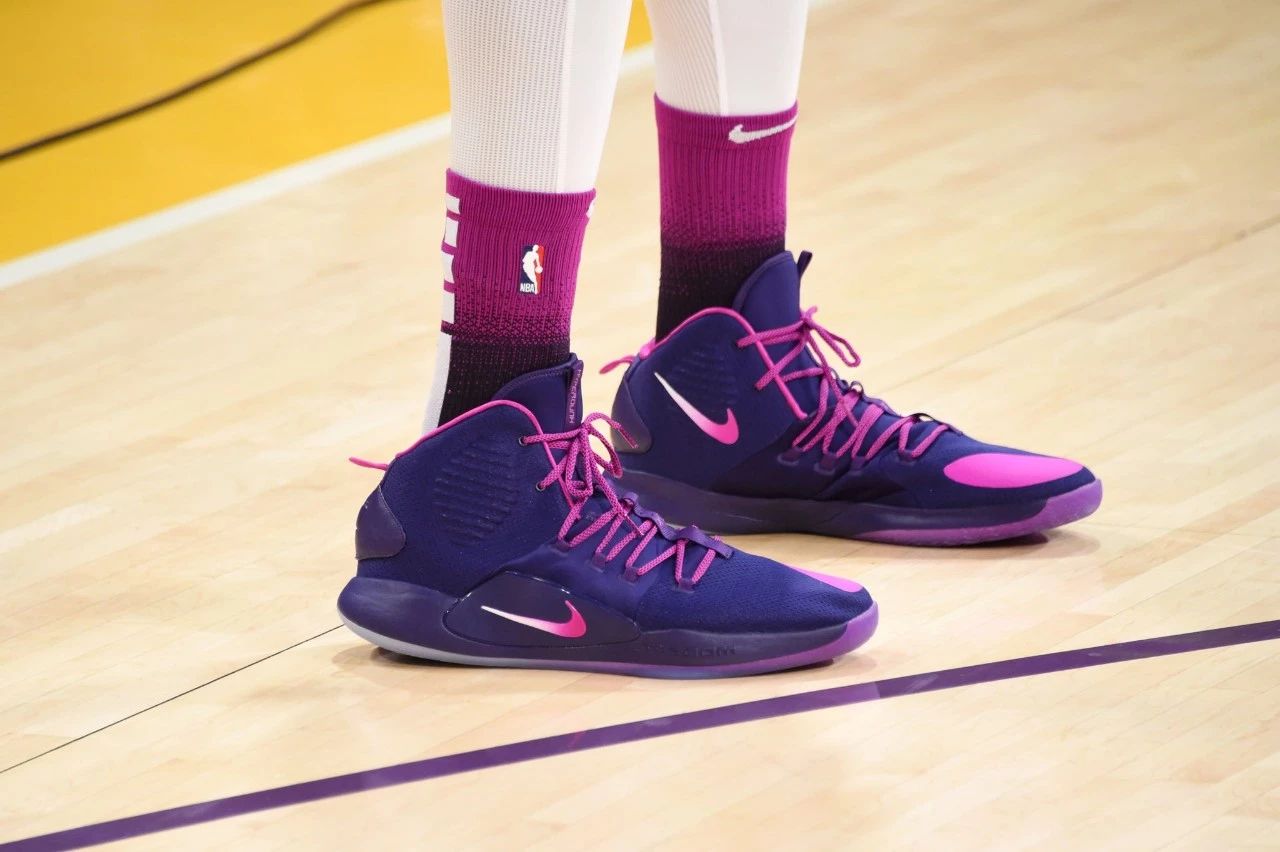 WEN赛场|勇士双核遇到雷霆双星那双鞋是你的最爱?