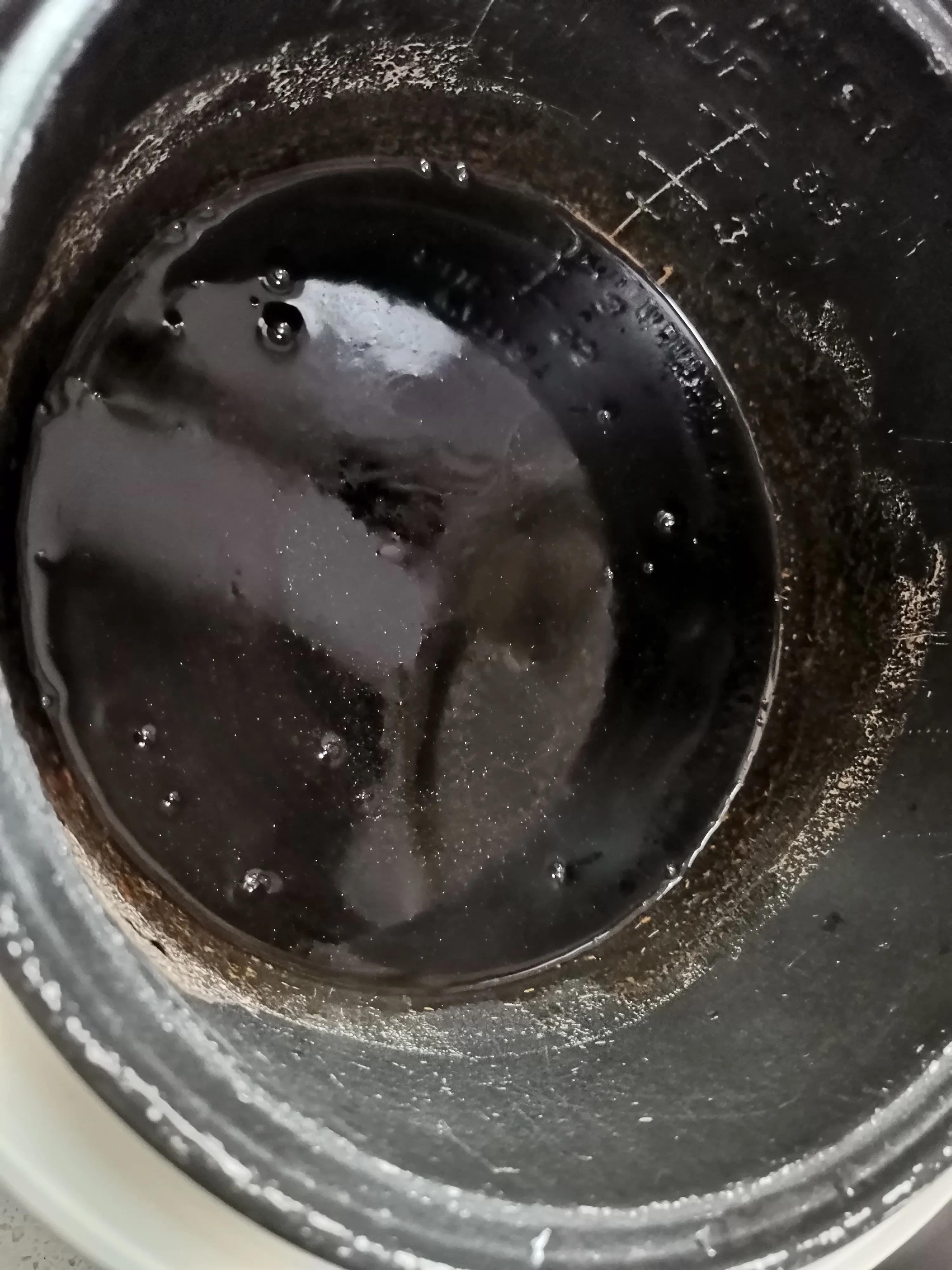 夏天必备黑凉粉怎么弄好吃,夏天黑凉粉制作方法视频教程