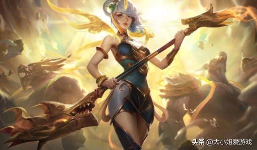 lol至臻青花瓷拉克丝,至臻拉克丝和普通拉克丝对比