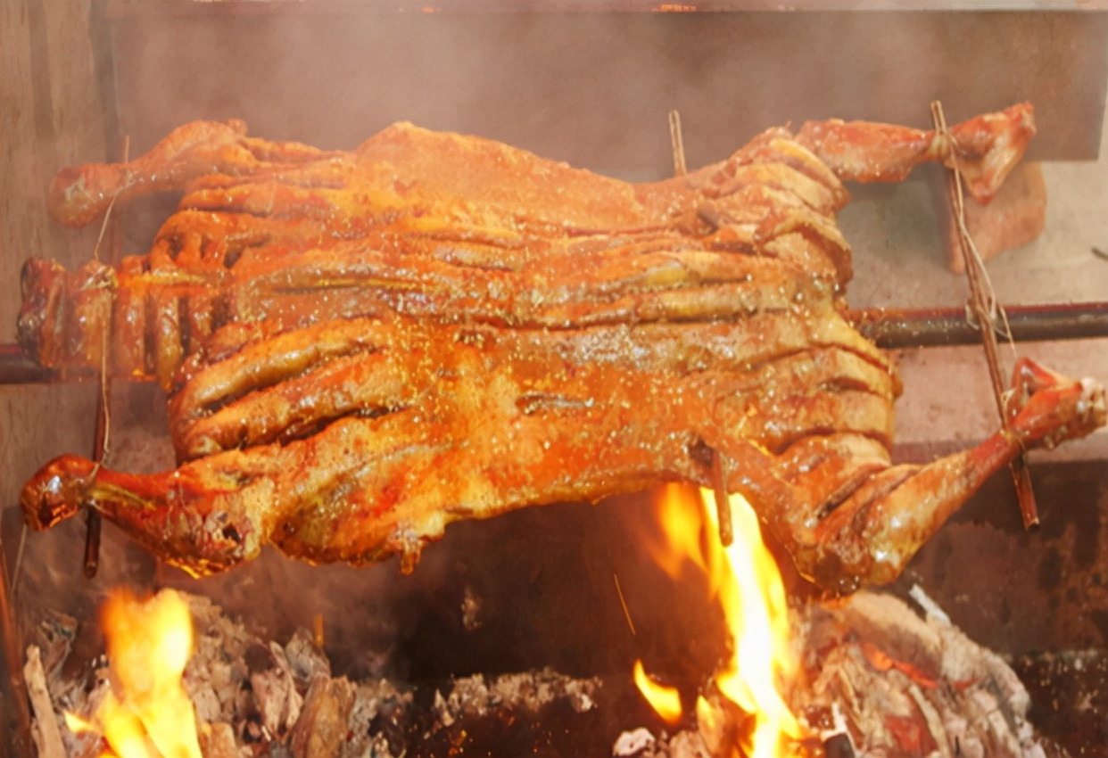 新疆十道菜最后一道烤全羊,新疆烤全羊宴中的第一道菜品