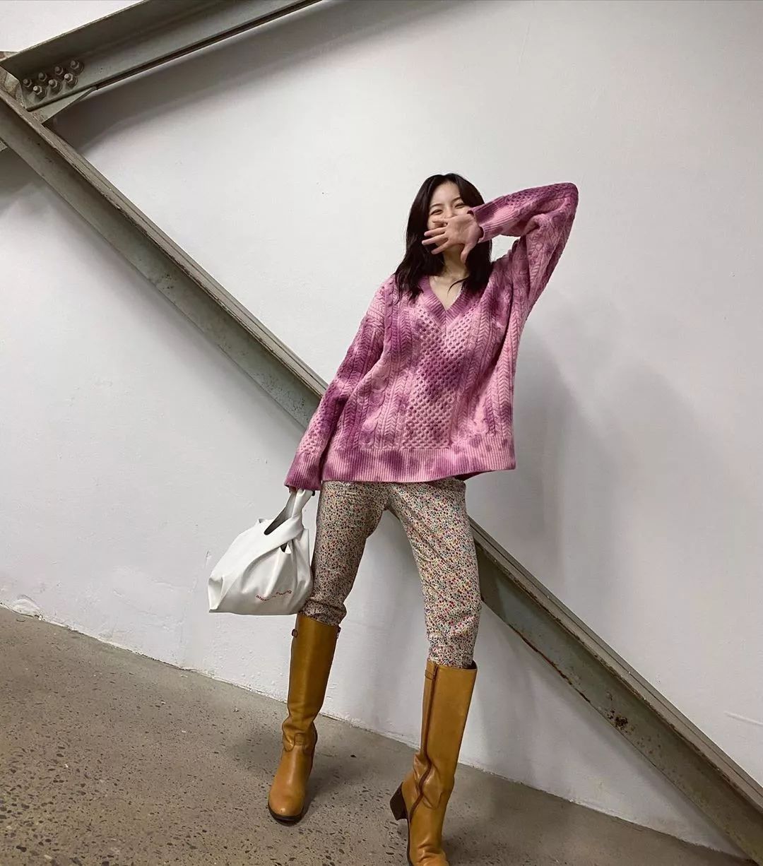 周洁琼穿砂糖匡威鞋,周洁琼鞋