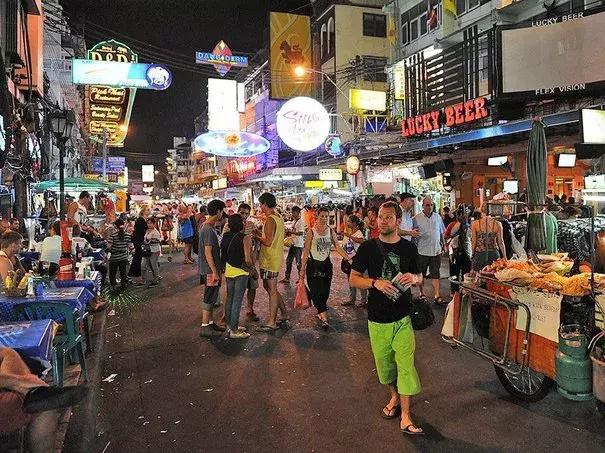 泰国最出名的夜市,泰国最繁华的夜市