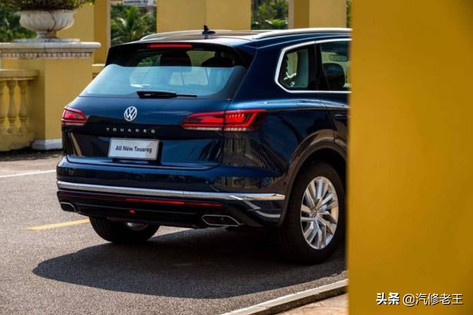 17年大众途锐和14年宝马x5哪个好,2022大众途锐豪华版图片