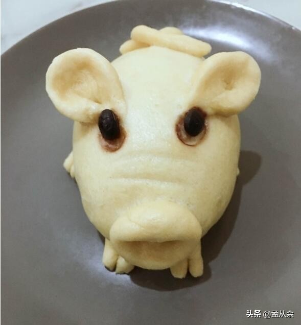 每年六月份姥姥都会给我家女儿送羊，面粉做出来的，好看又劲道