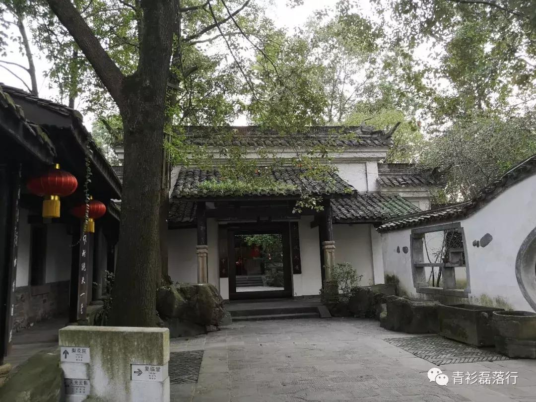 月满易园兰舟、秋莲华西钟楼：诗意生活就在身边，何须远走？