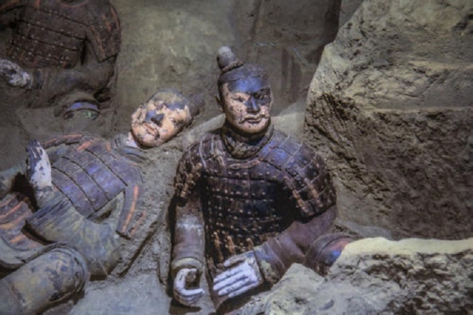 秦陵兵马俑主要由什么烧制,兵马俑的历史背景以及烧制过程