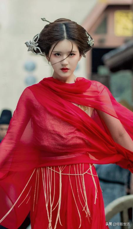 赵露思毛戈平,毛戈平为赵露思化妆