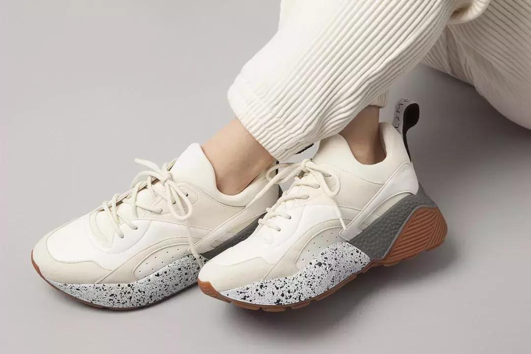 今年最流行的球鞋款式,今年流行的球鞋款式大全