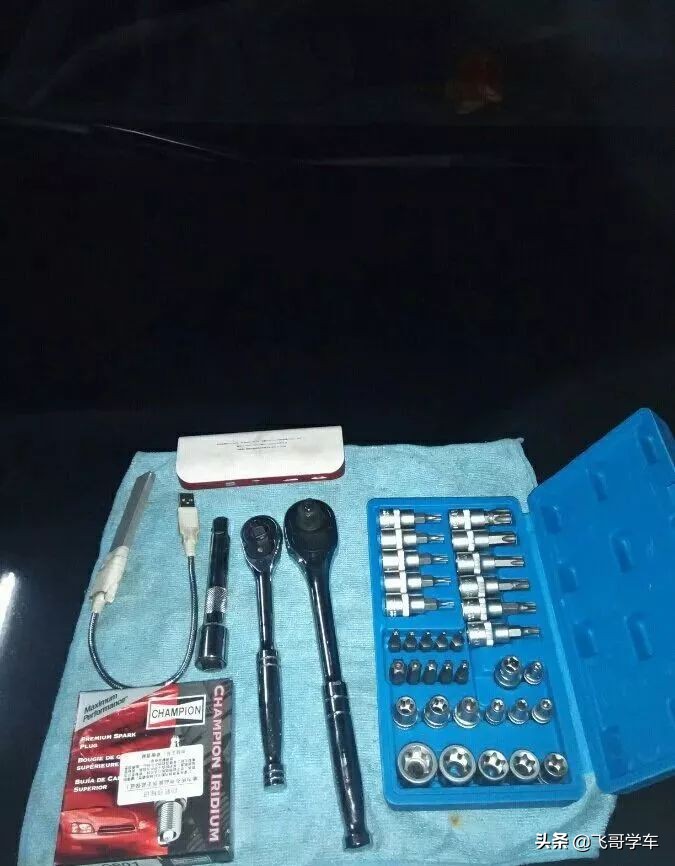 2011款2.0t奥迪a6l,最新款奥迪a6l更换火花塞教程