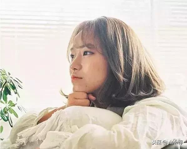 脑门大发际线高发型女,脑门大发际线高留什么发型