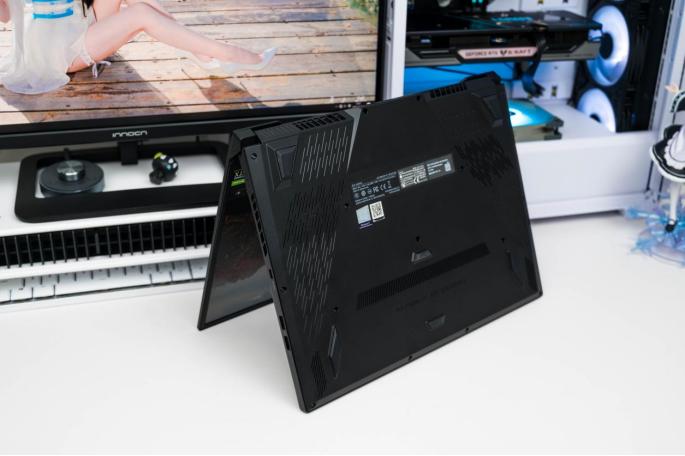 华硕rog冰刃5游戏测试,华硕rog发布会rog冰刃5plus