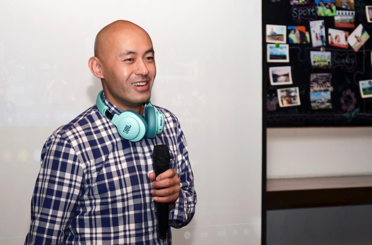 北有阿那亚社群，南有册之丘社群，后者60%研究生以上学历