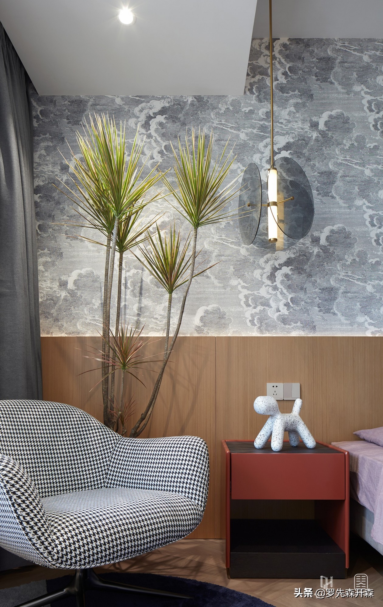 抛弃华丽的套路，以极简的走心唤醒柔情