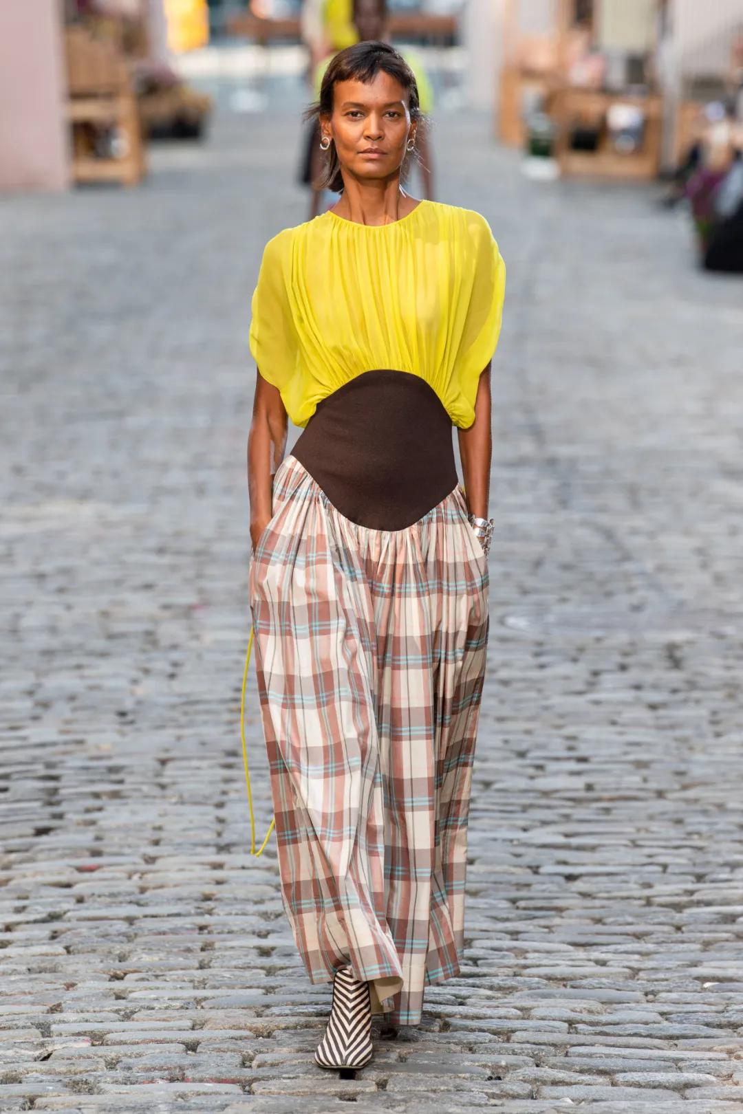 pantone发布的2021流行色黄,pantone2023春夏流行色