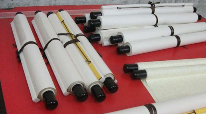 装裱字画不掉色,自己能在家装裱字画吗