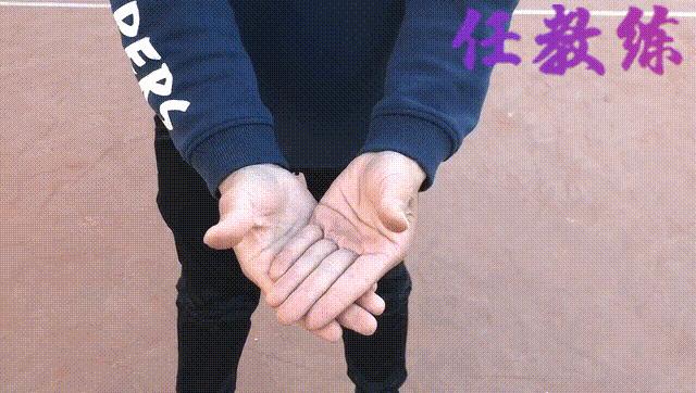 北京体育中考排球垫球技巧,中考排球垫球的正确姿势视频