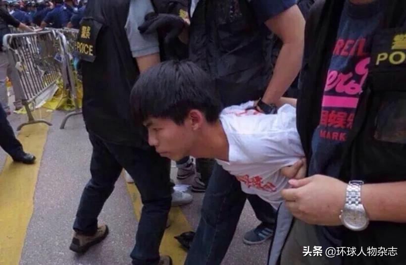 “港独”头目黄之锋当庭认罪，但直到收押前一秒，他还在“埋雷”……