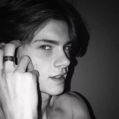 欧美头像ins高级小孩,欧美大叔成熟有魅力头像