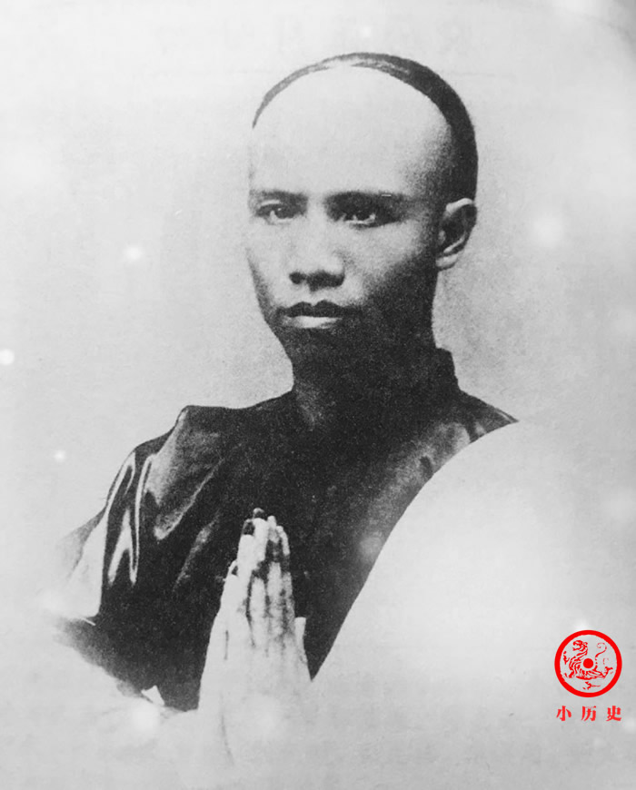 晚清老照片：慈禧太后年老色衰表情僵硬，袁世凯在巡抚衙门留影