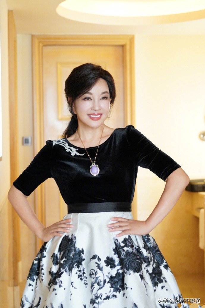 40岁女人适合戴什么首饰,女人过了40岁不要戴的首饰