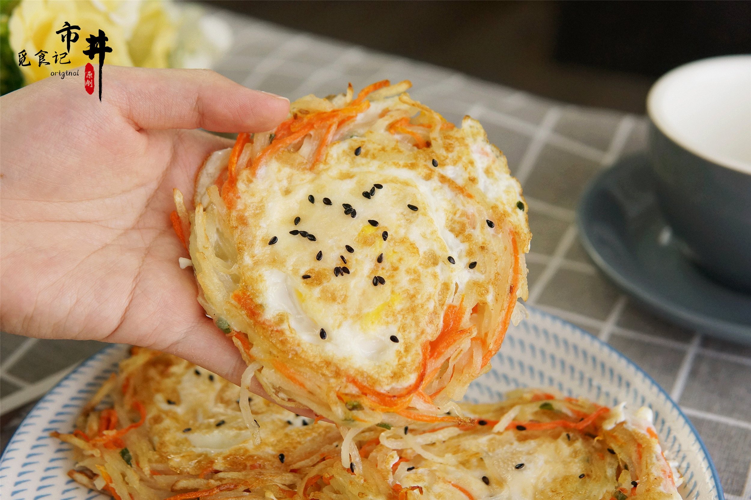 煎荷包蛋搭配什么好吃,煎荷包蛋正宗做法