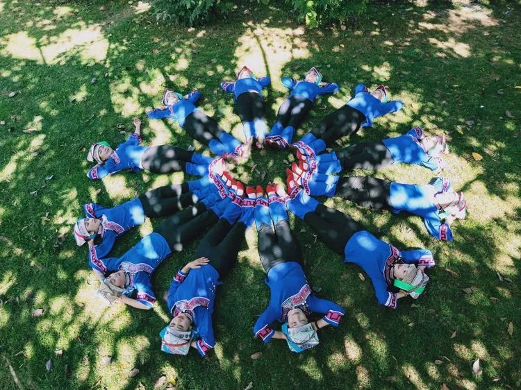 阿哲歌舞《绣嫁妆》赏析