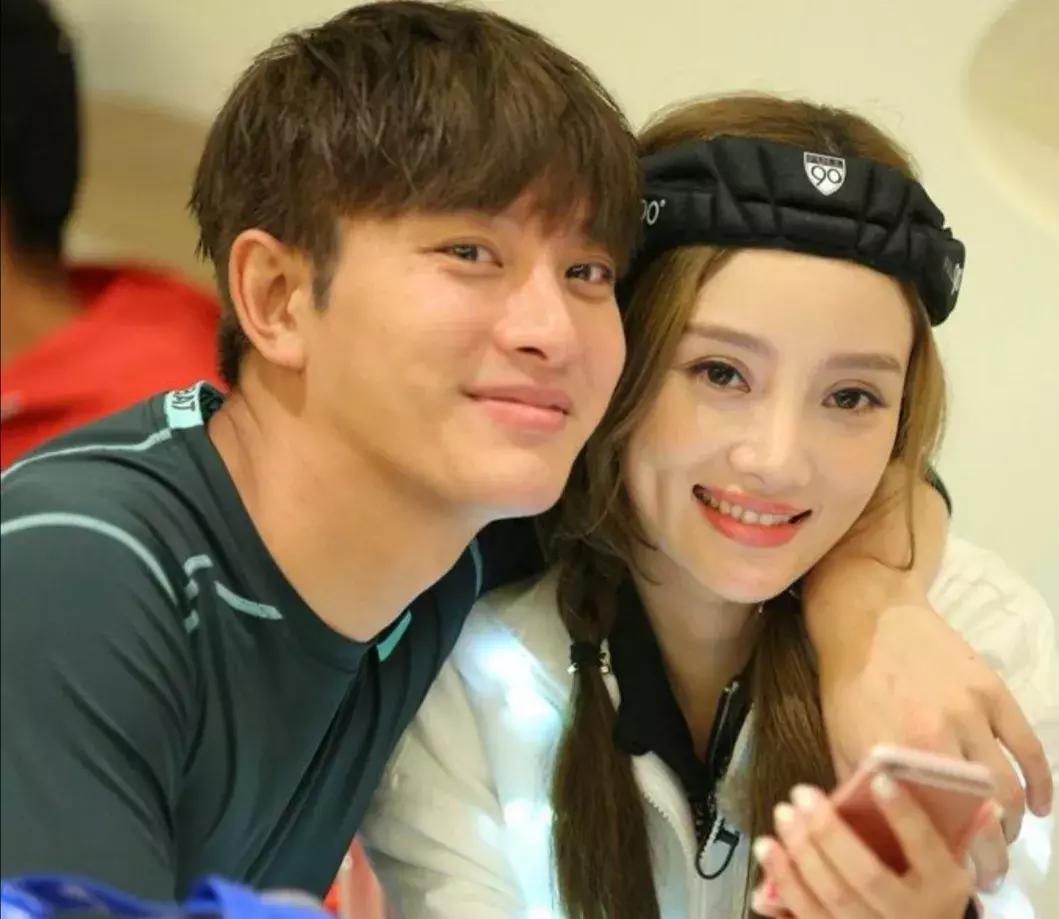 贾乃亮李小璐离婚的真正原因,贾乃亮李小璐离婚是否属实