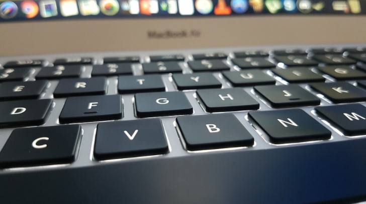 win10关机的时候提示关机原因,win10关机白屏一下才关机