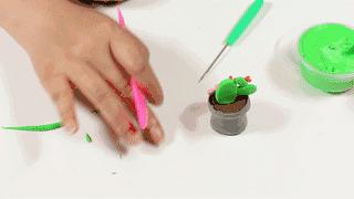 可以贴在墙上用卡纸做的大仙人掌,手工卡纸仙人掌盆栽幼儿园