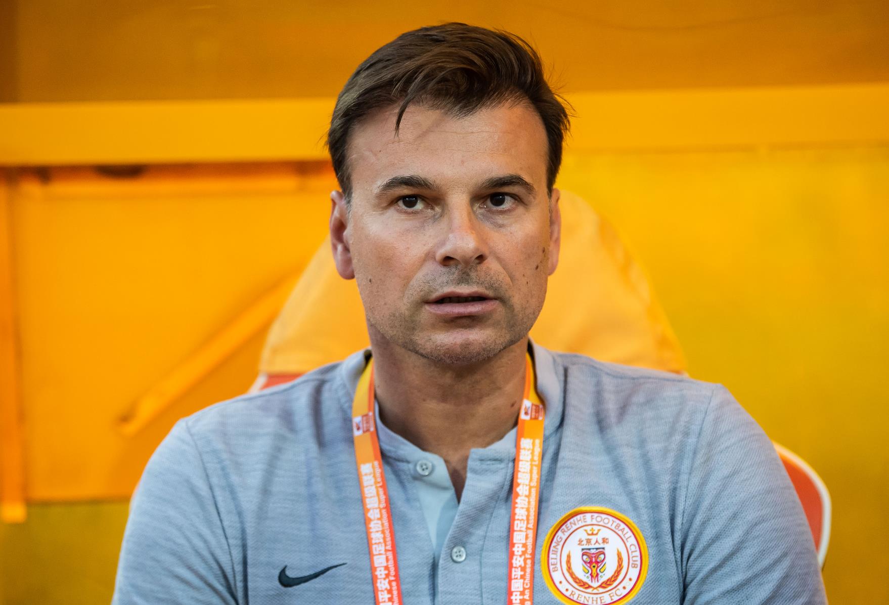 马宁罚山东鲁能球员,山东鲁能3:0北京国安董路解说