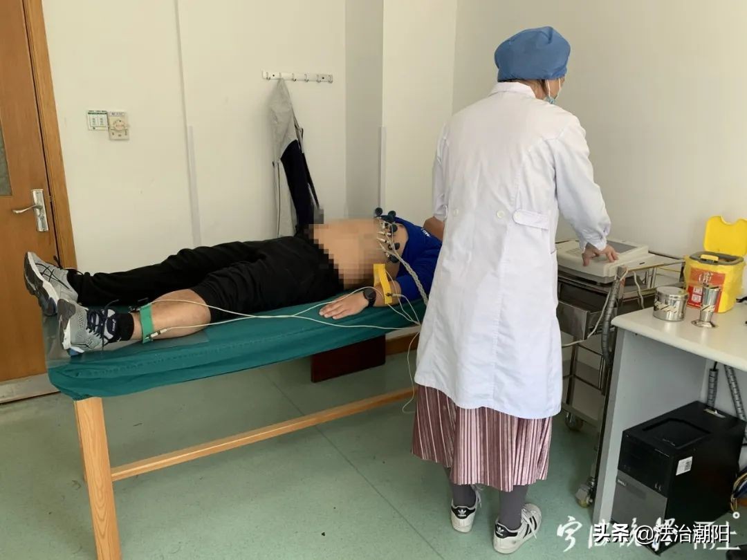 腮帮子疼警惕四种病,成人腮帮子突然疼痛