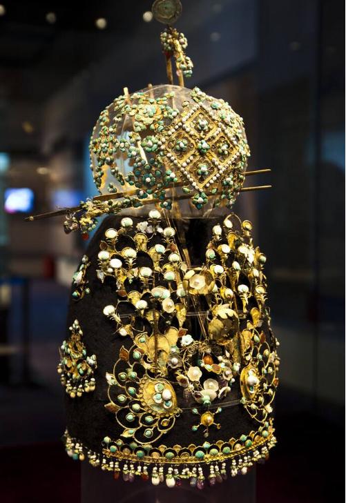 唐代女子流行的穿搭,唐朝女性抹胸长裙搭配