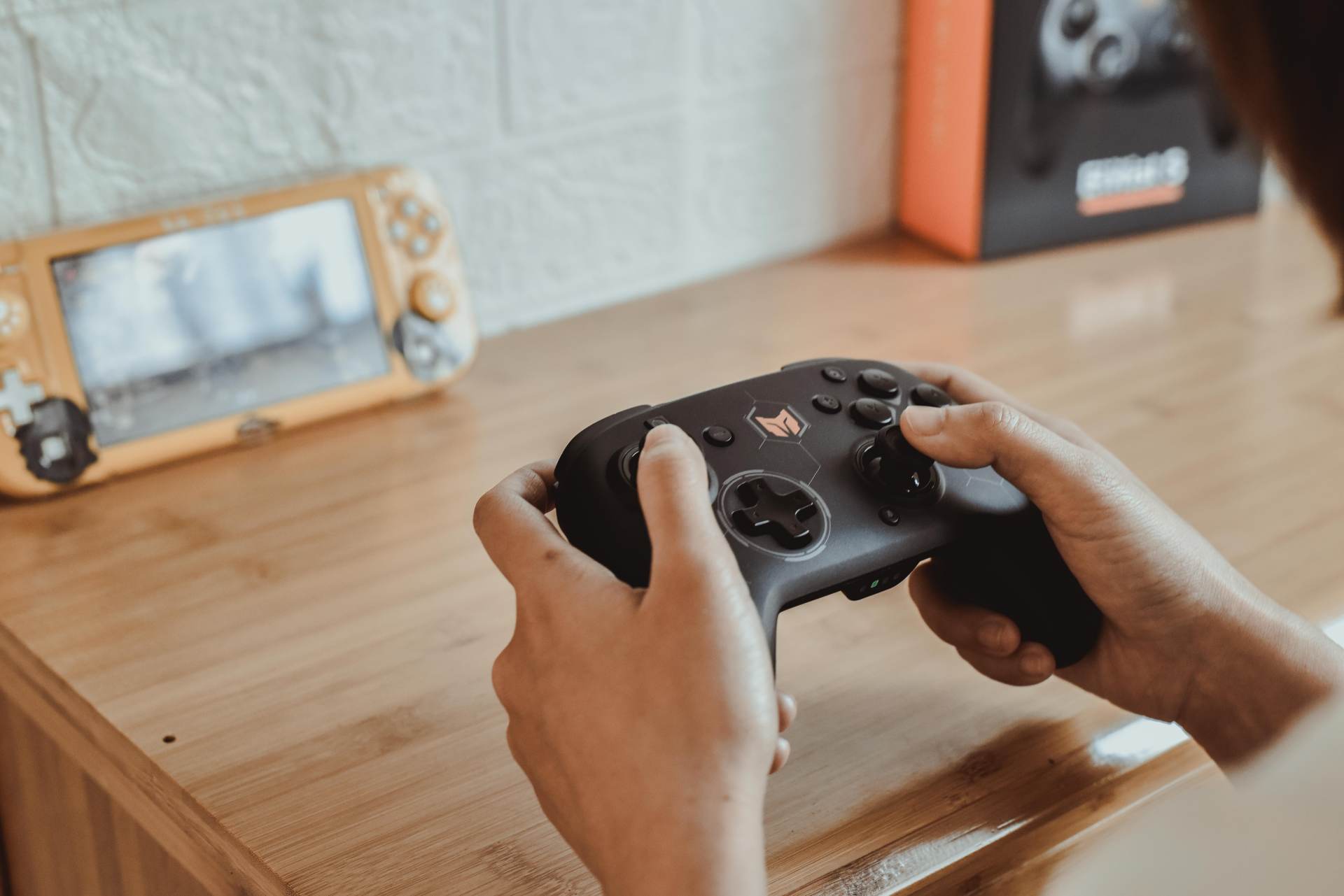 从新手到物理开挂,宏录制+6轴陀螺仪,BIGBIGWON游戏手柄体验