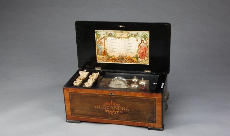 日本宅男辞职做玩具,日本大叔40岁辞职