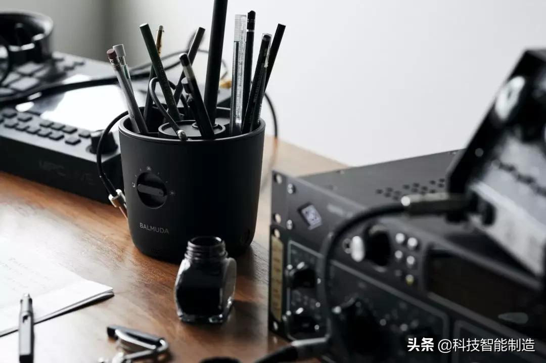 乔布斯用的台灯 (乔布斯选的台灯)