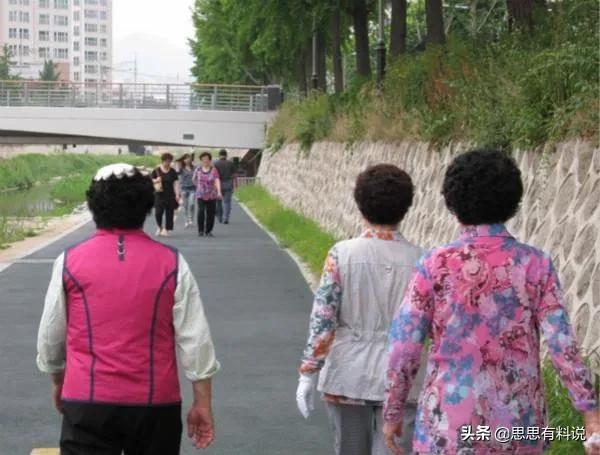 韩国大妈传统发型,韩国大妈和中国大妈的发型的区别