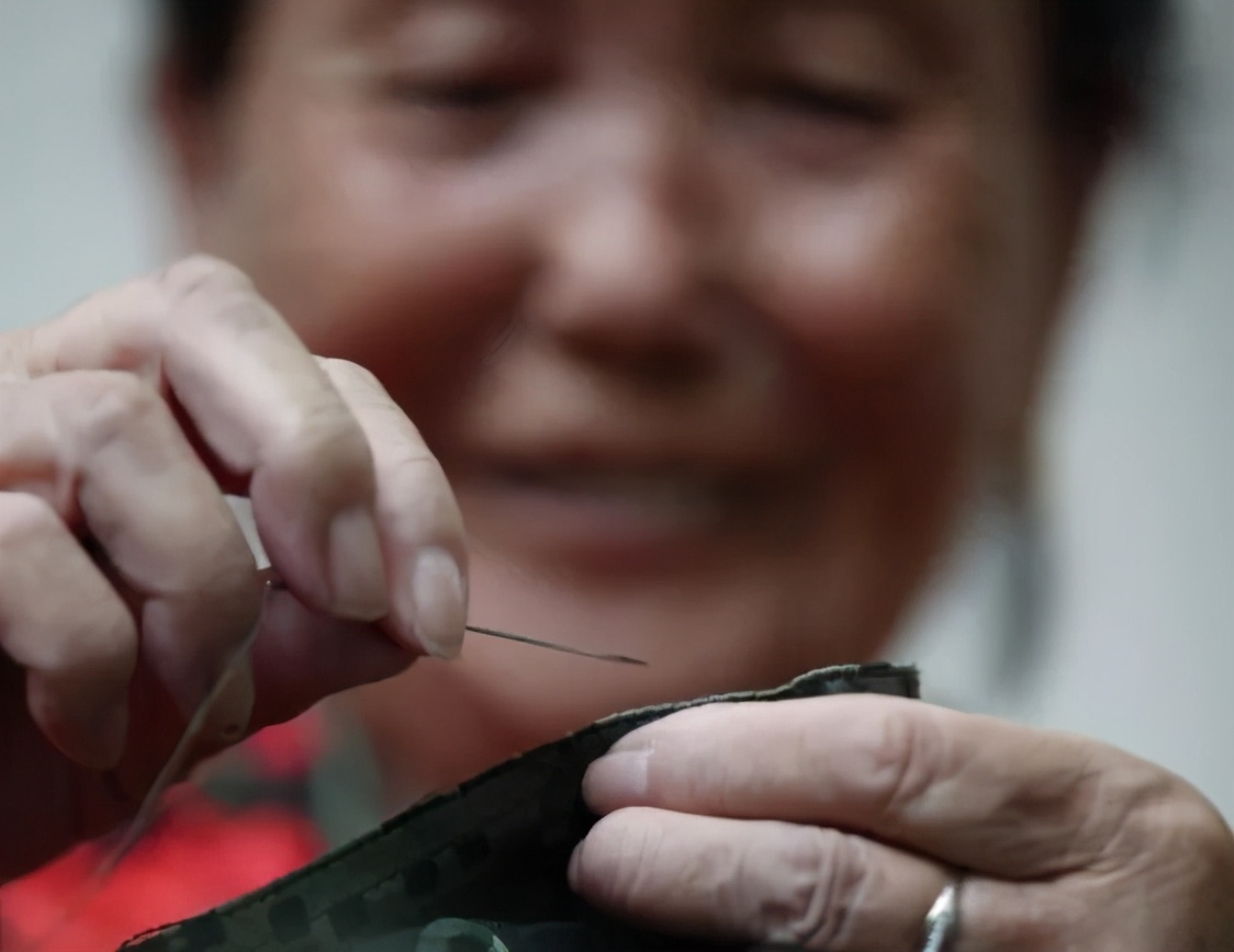 慈母手中线游子身上衣,顶针老物件