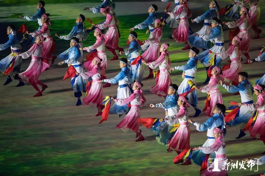 郑州奥体中心震撼场面,郑州奥体中心晚上视频